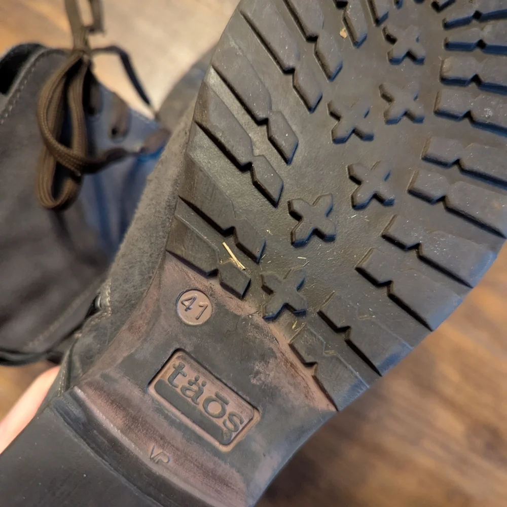 Taos Grey Crave Leather Boots size 41 (us10) - Picture 2 of 6